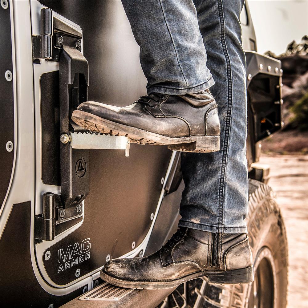 Smittybilt 2020-2025 Jeep Gladiator / 2007-2025 Jeep Wrangler JL/JK/JT ATLAS DOOR STEPS Atlas Door Steps, Black, 7630